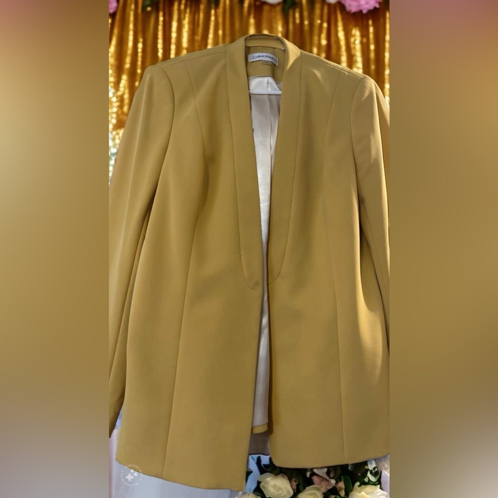 Calvin klein woman’s suit
